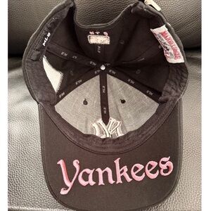 MLB Hat Korea New York NY Yankees Black & Pink Diamond Patch Strapback Cap